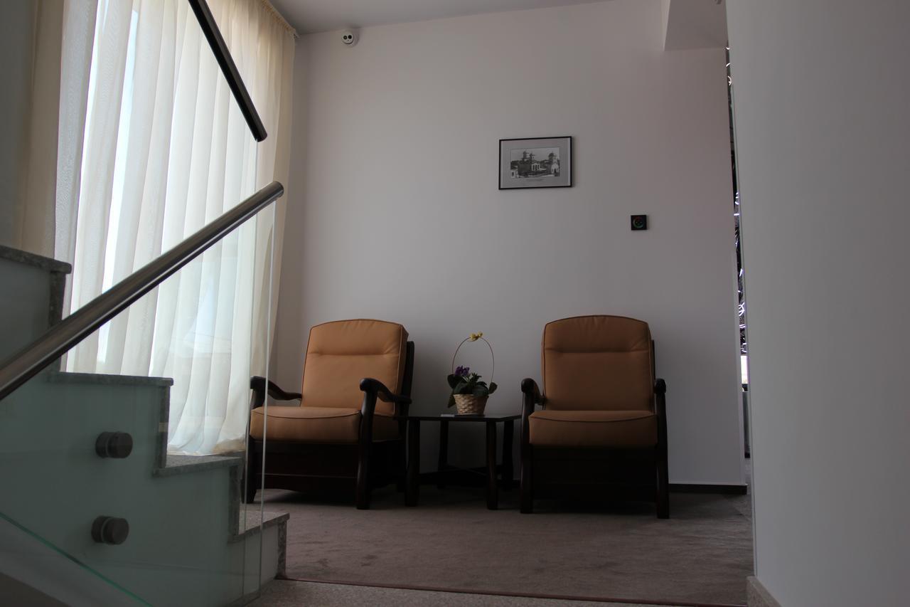Olteniţa Vila Europaモーテル エクステリア 写真